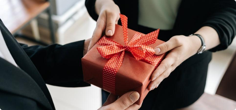 Corporate Gifts That Impress: A Buyer’s Guide