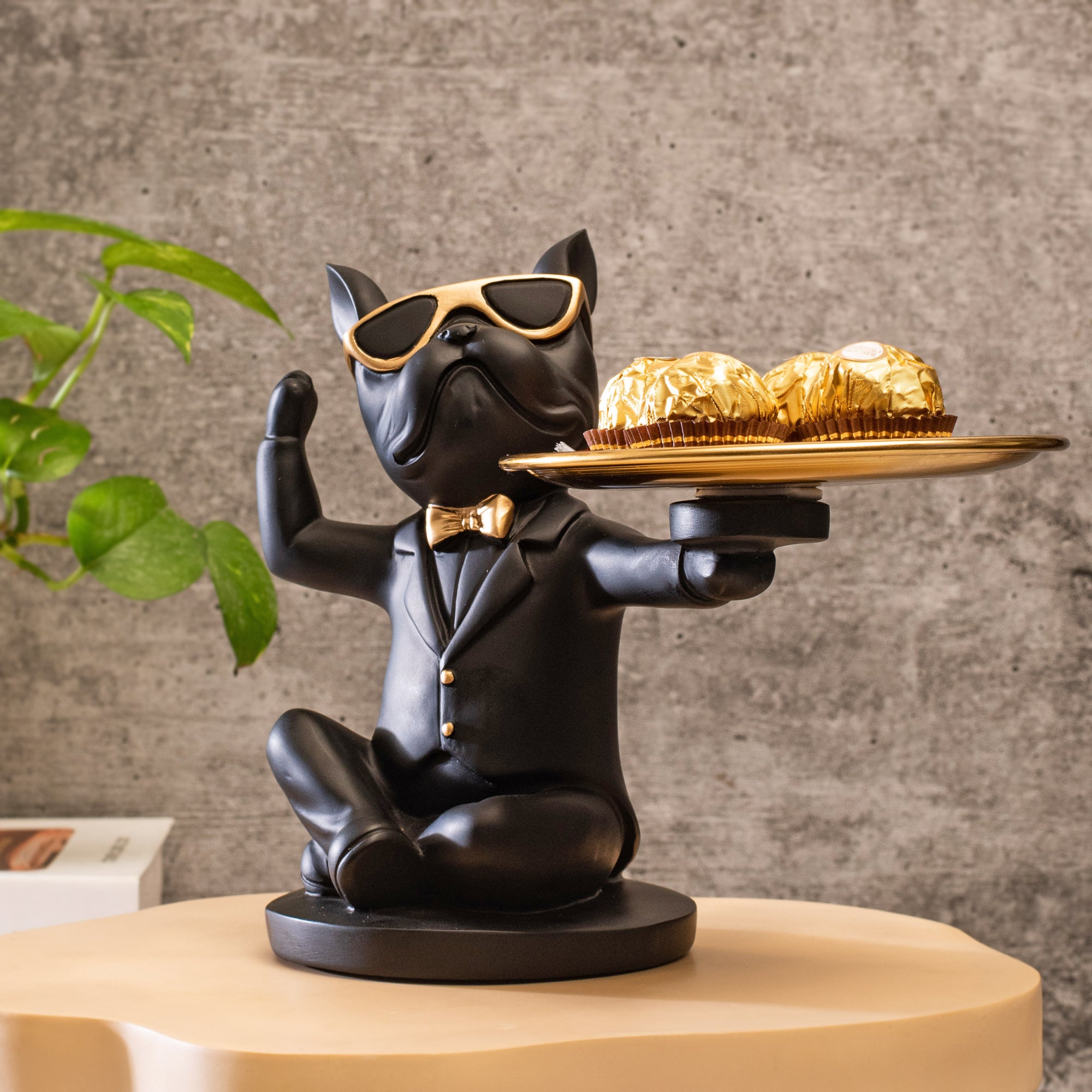 Sturdy Dog Statue With Tray