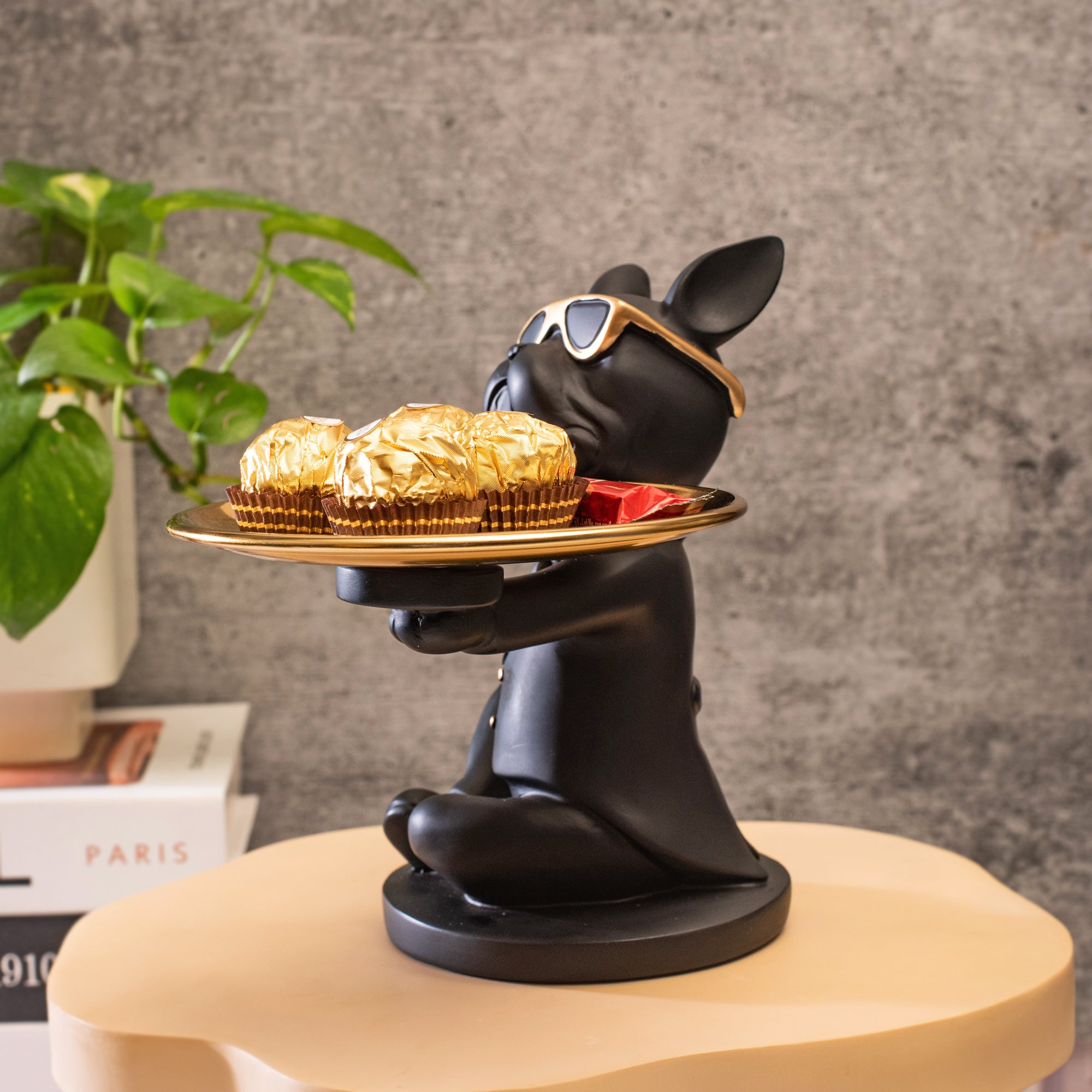 Sturdy Dog Statue With Tray