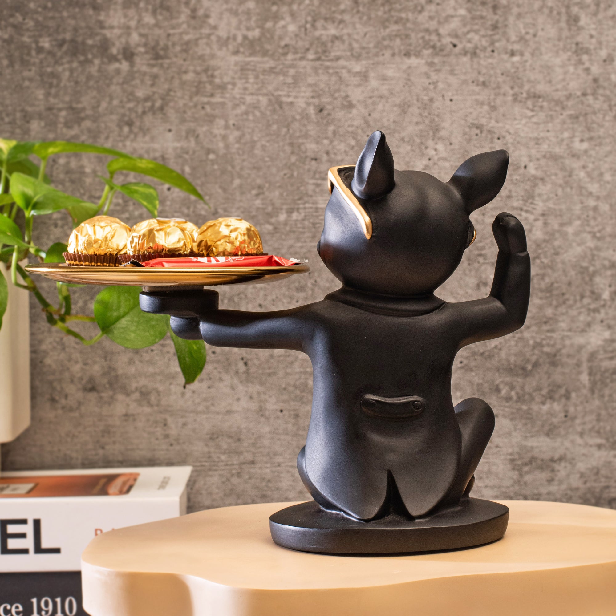 Sturdy Dog Statue With Tray