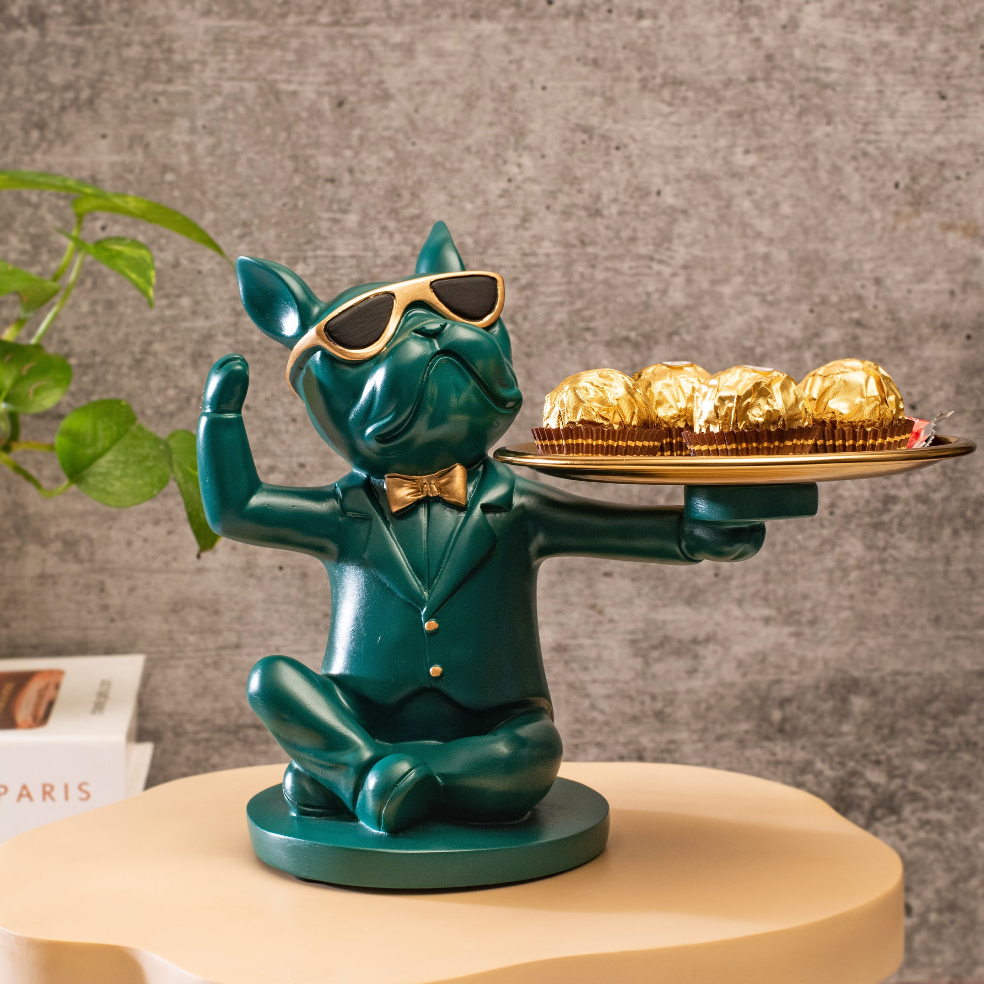 Sturdy Dog Statue With Tray