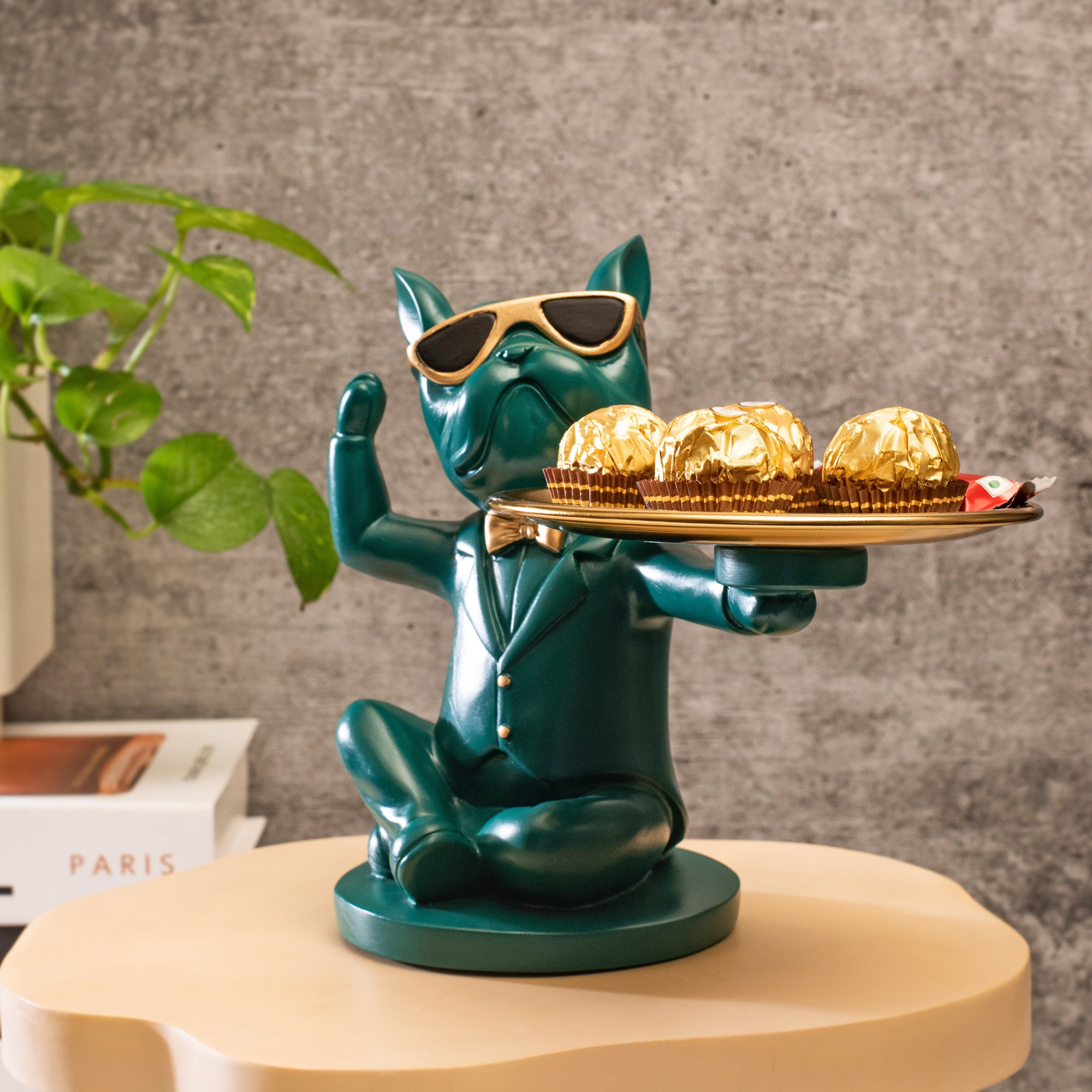 Sturdy Dog Statue With Tray