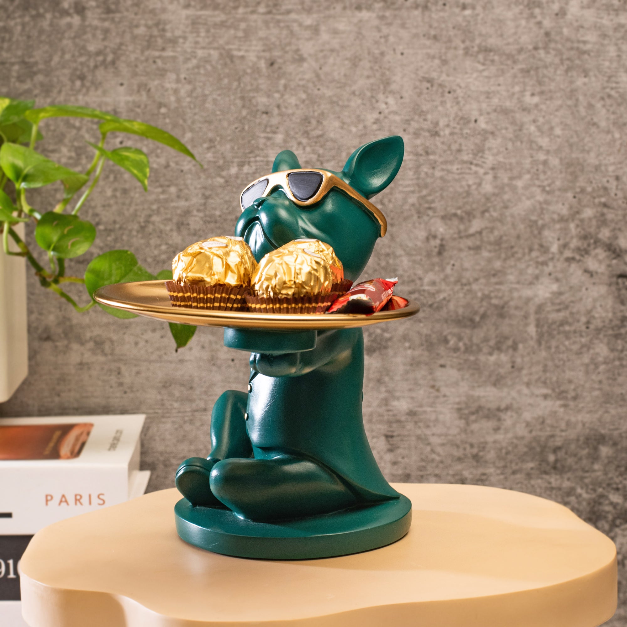 Sturdy Dog Statue With Tray