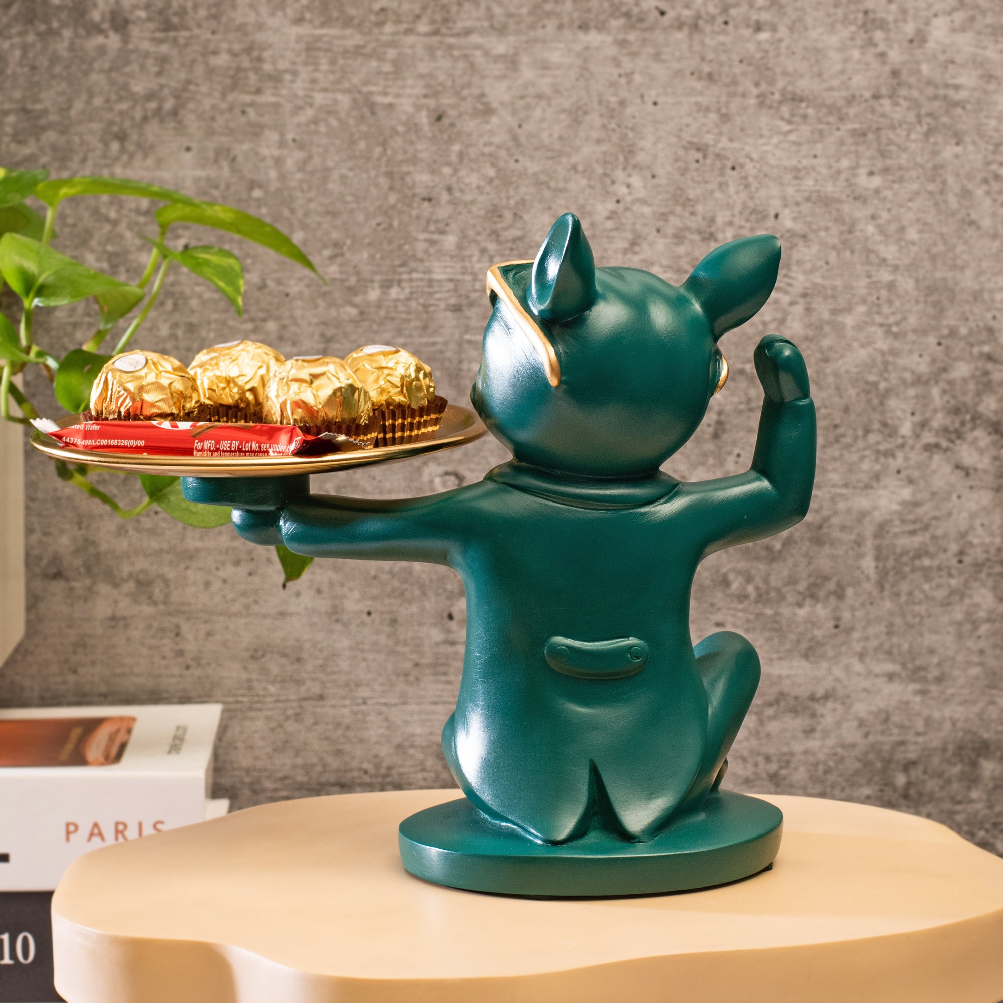 Sturdy Dog Statue With Tray