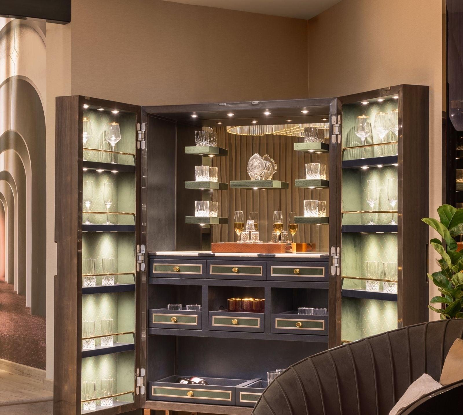 CRYSTAL LION FACE - Smokey Cocktail