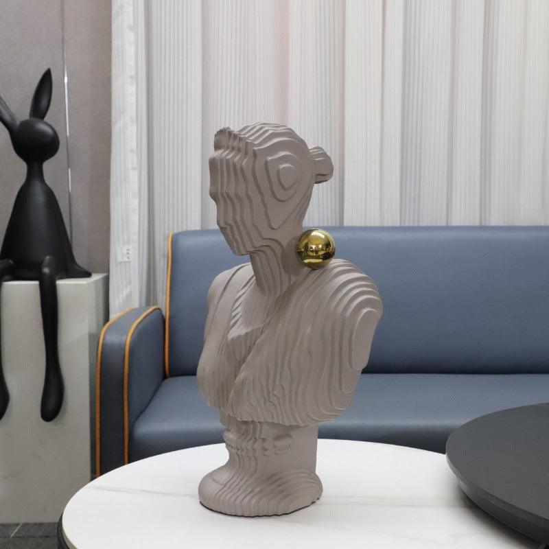 MODERN CUT-SHAPED WOMAN - Smokey Cocktail