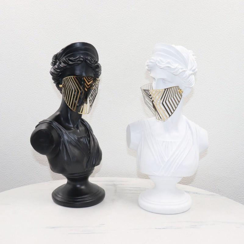 LADY IN MASK - Smokey Cocktail