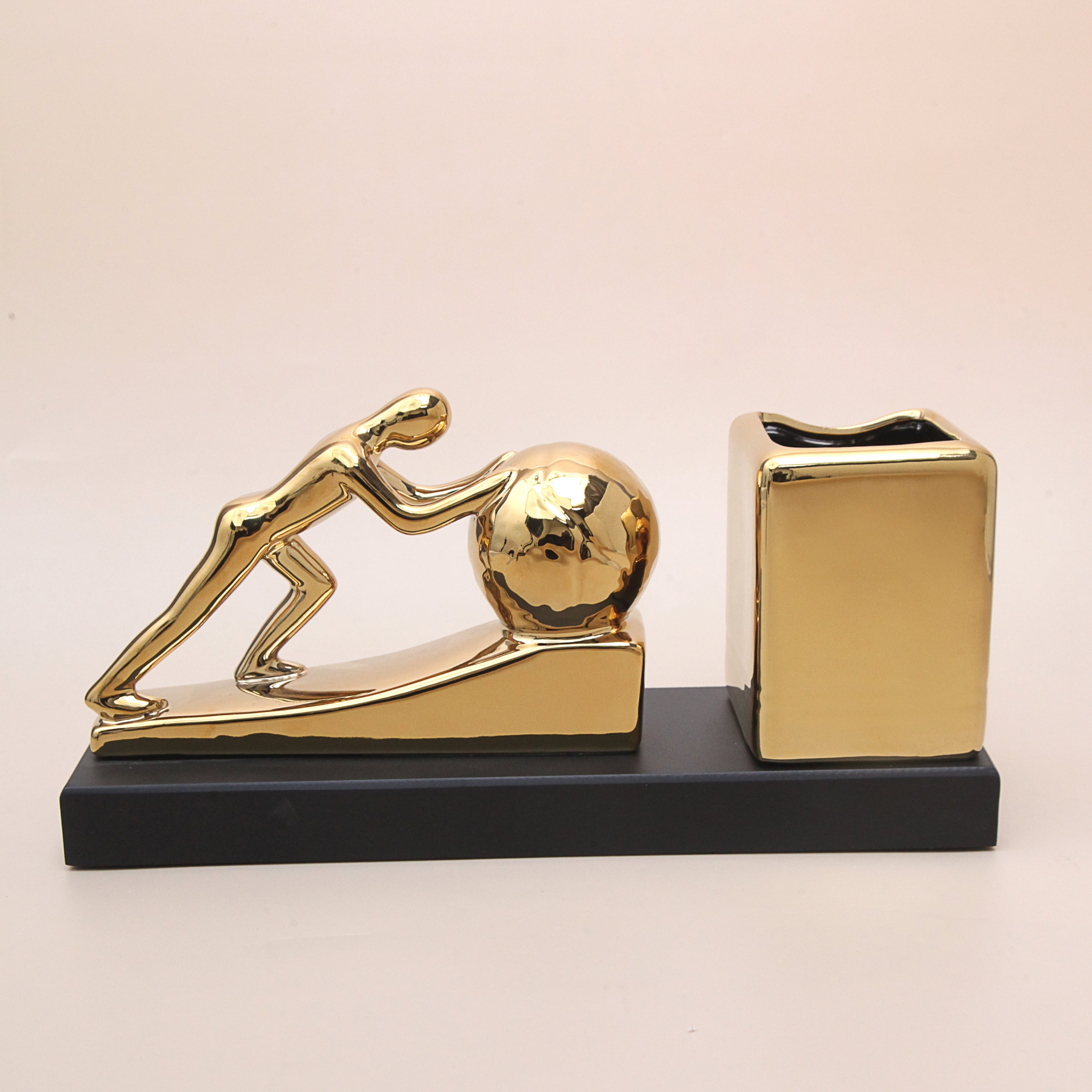 Ambition in Motion – Pen Stand