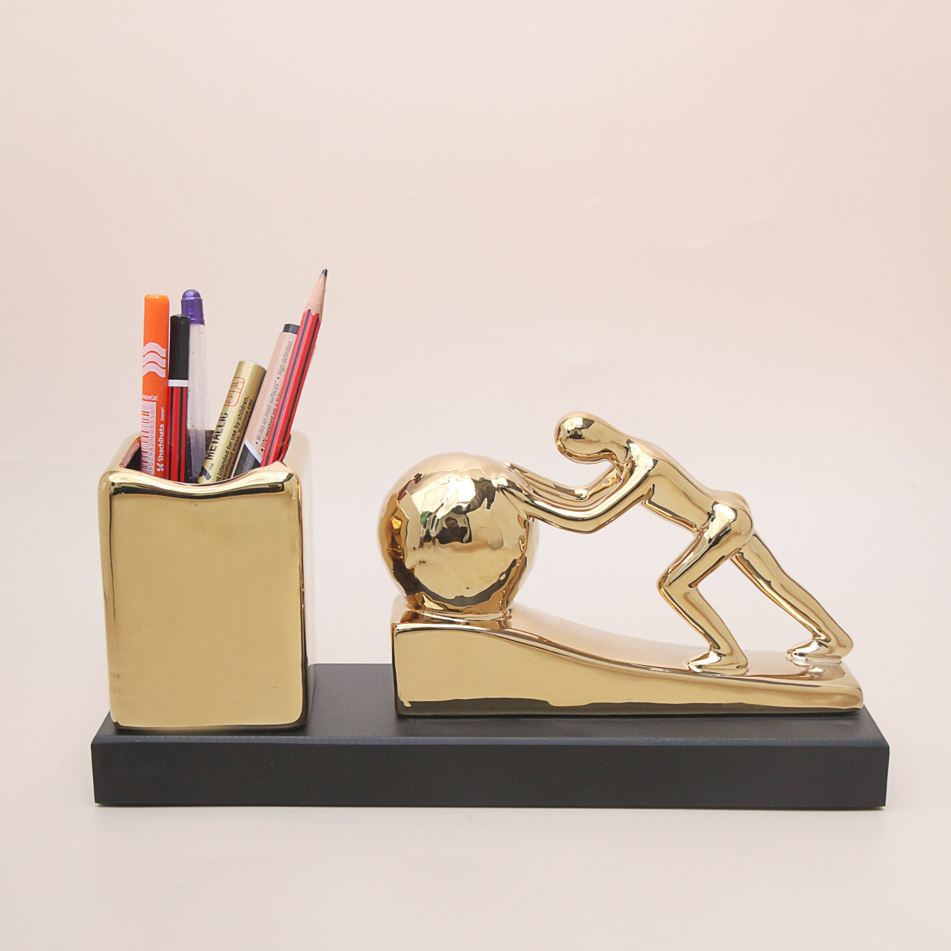Ambition in Motion – Pen Stand