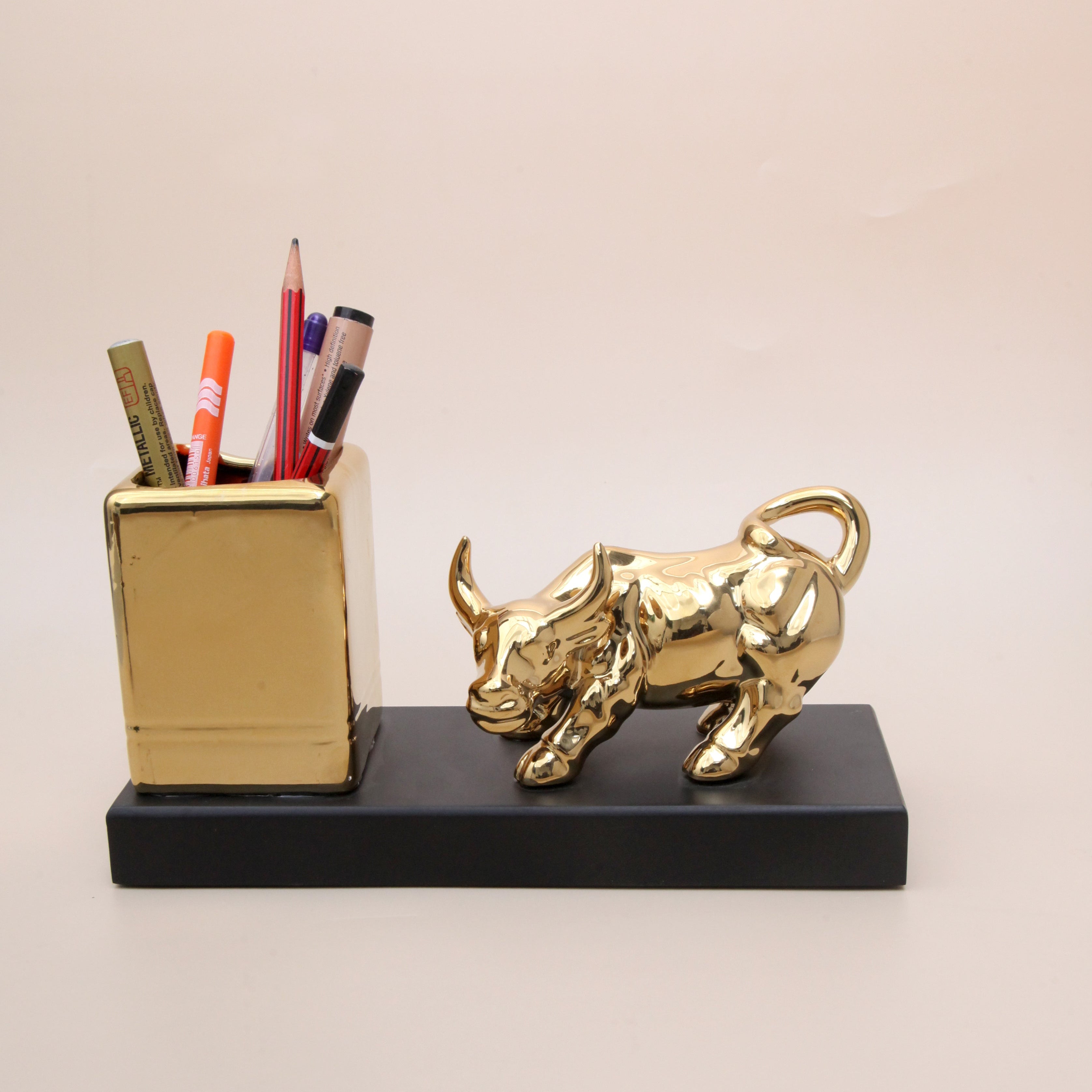Bull of Success – Pen Organizer