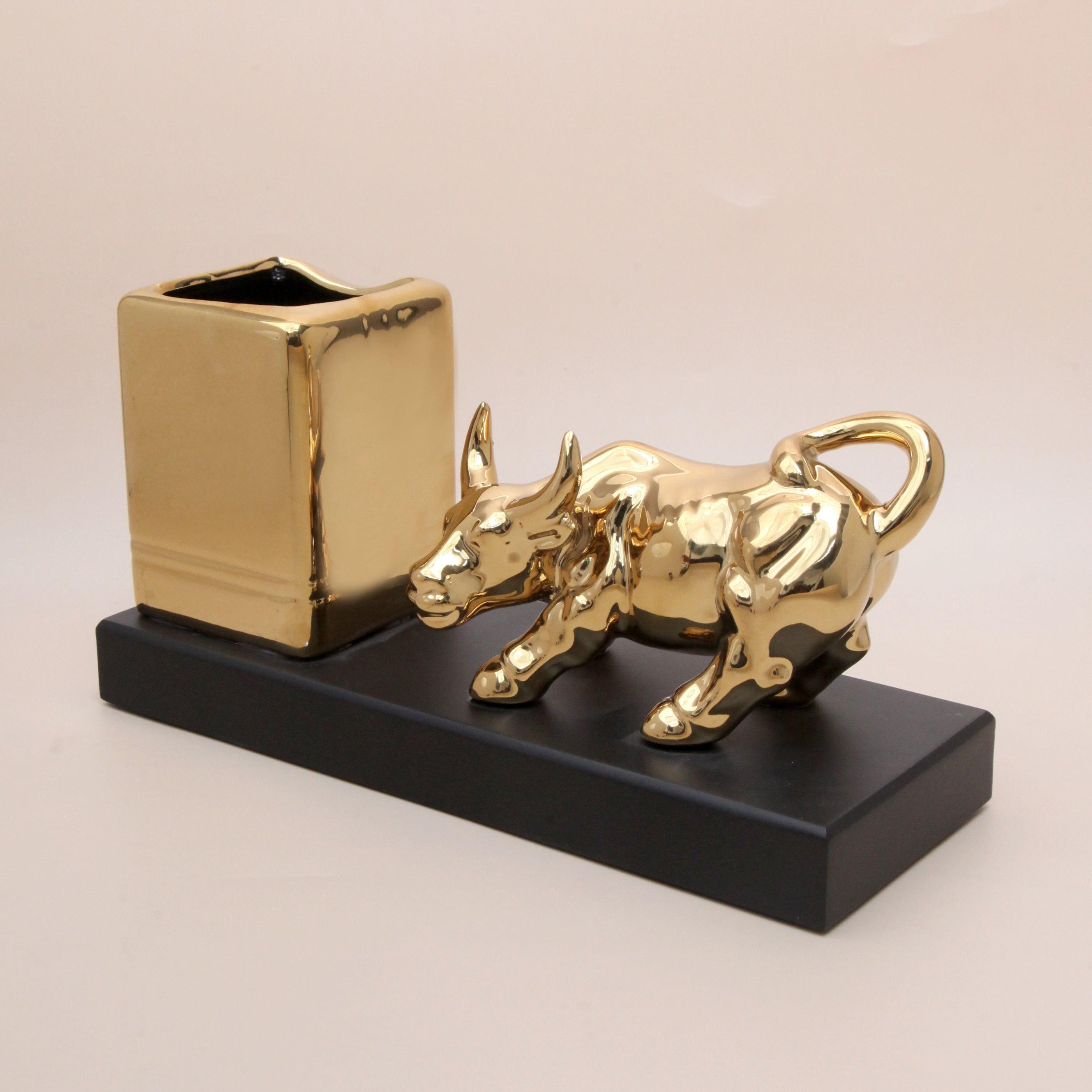 Bull of Success – Pen Organizer
