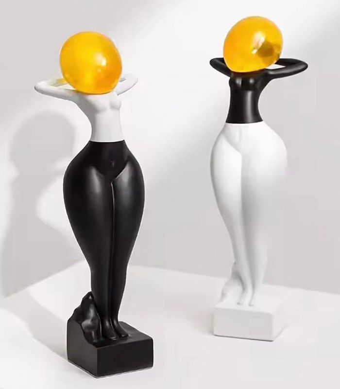 Graceful Curved Art Sculpture