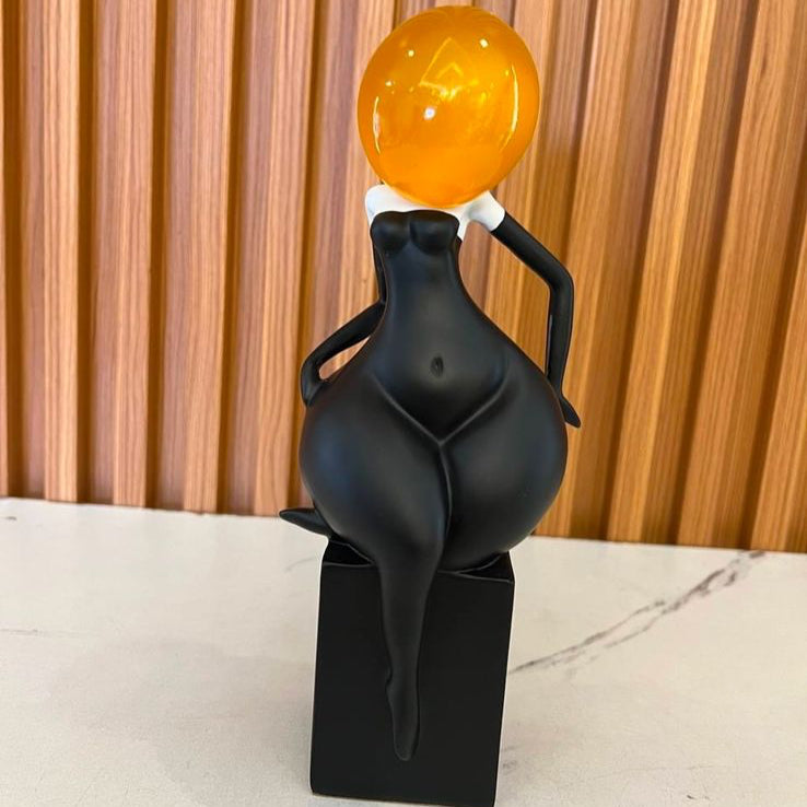Graceful Curved Art Sculpture